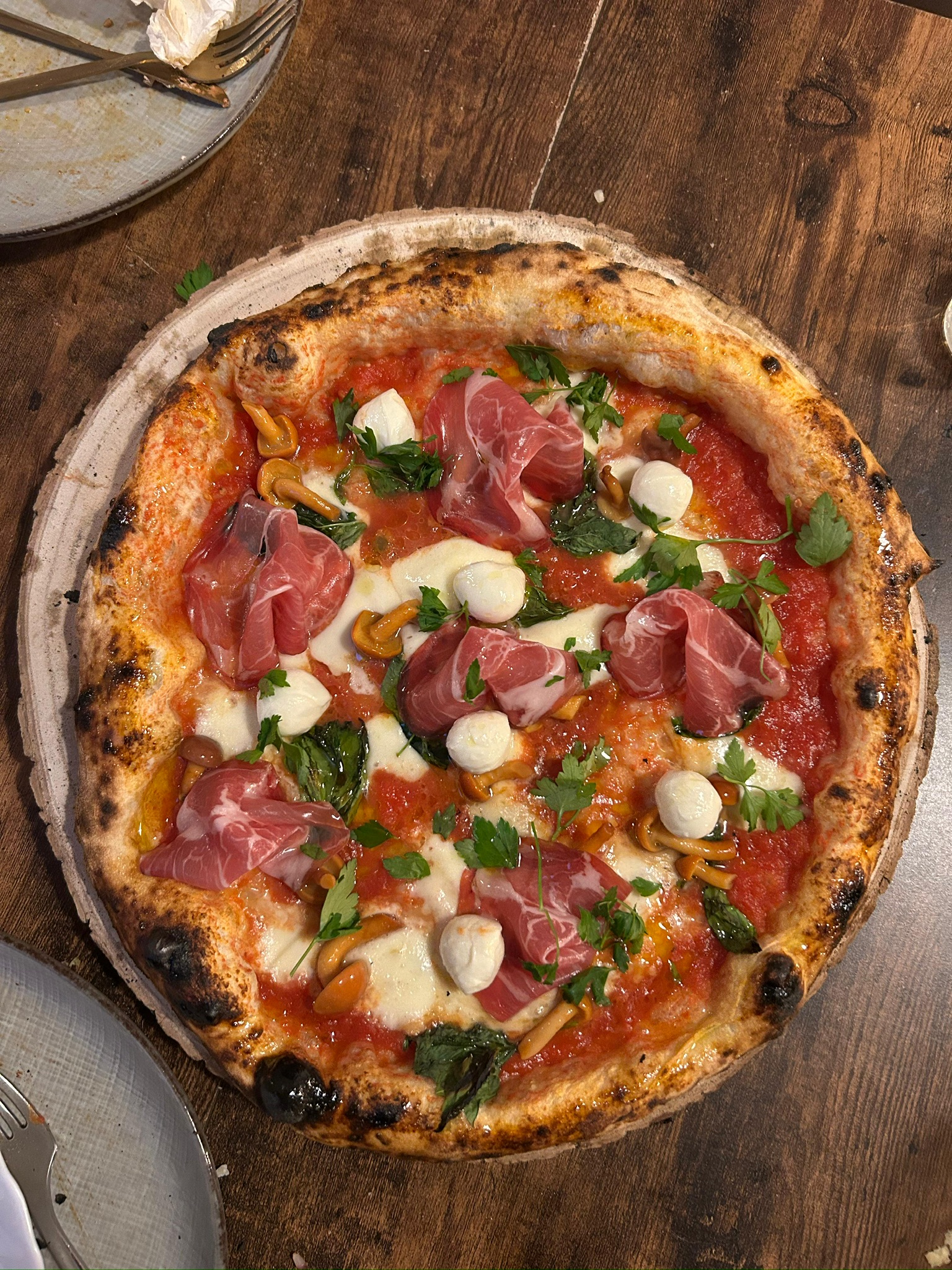 Mozzarella fior di latte en pizza napolitana